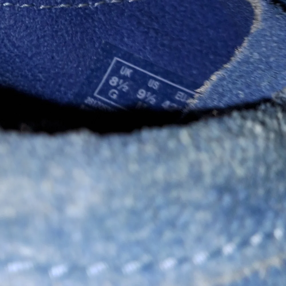 Clarks classic wallabee